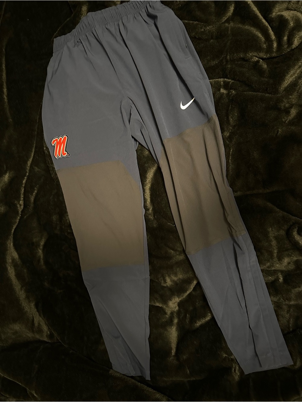 NEW Nike ON FIELD Ole Miss Rebels TEAM ISSUED MENS M NK PANT WOVEN Men's MEDIUM